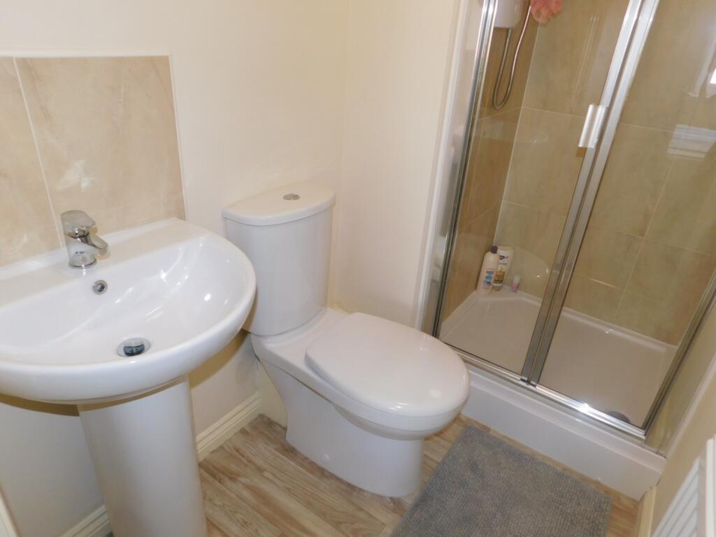 EN SUITE