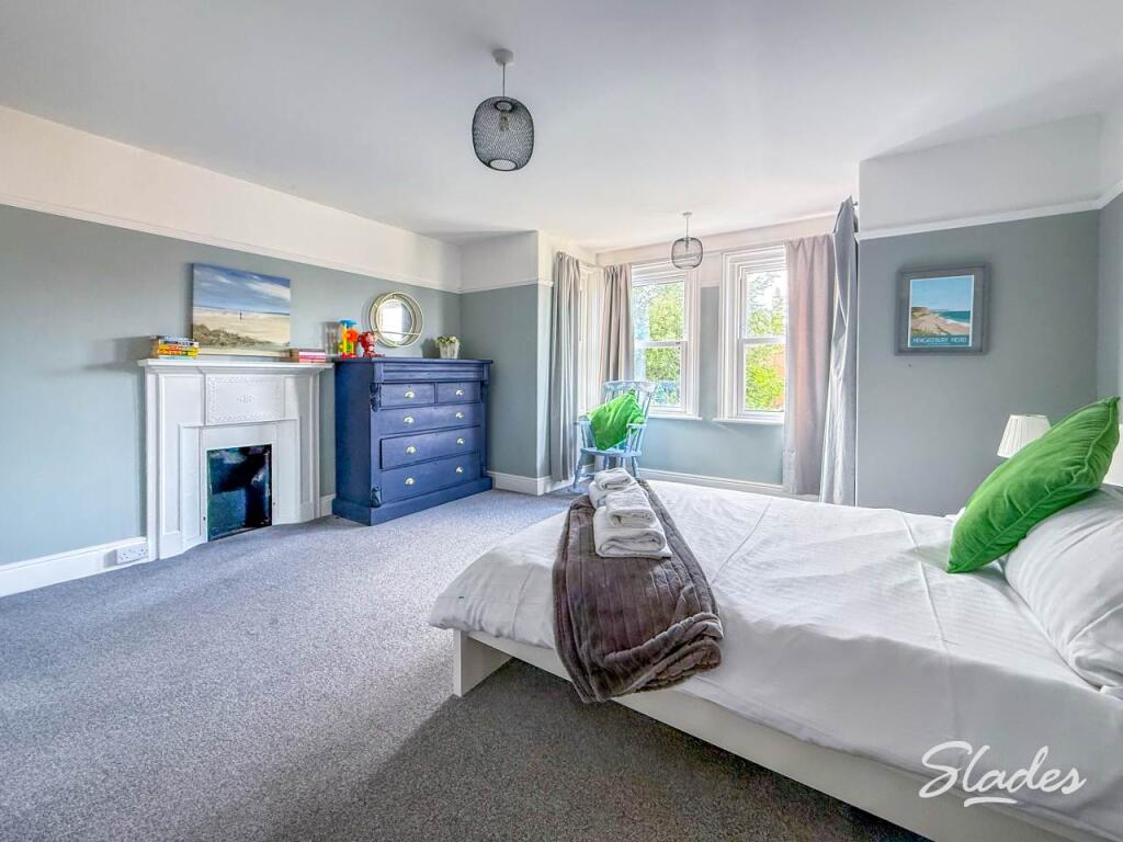 BEDROOM 1