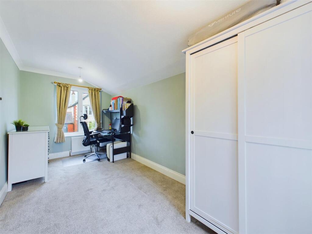 Bedroom: