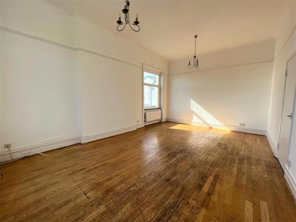 Living Room 1.jpg