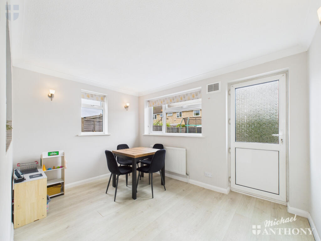 CAM03218G0-PR0703-STILL006