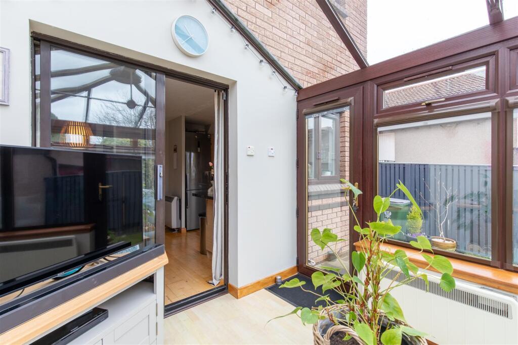 6 Lady Nairne Drive, Perth-36.jpg