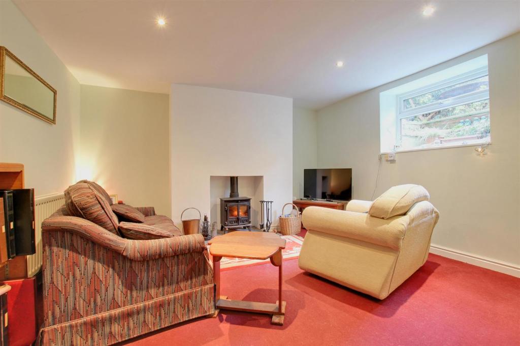 SITTING ROOM (FRONT)