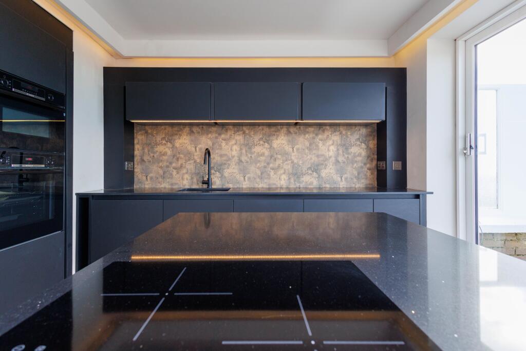 Kitchen (8)