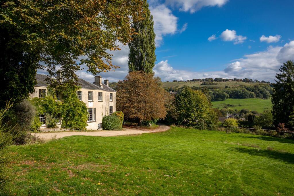 18 - Oakley House - GL5 5PQ - Web.jpg