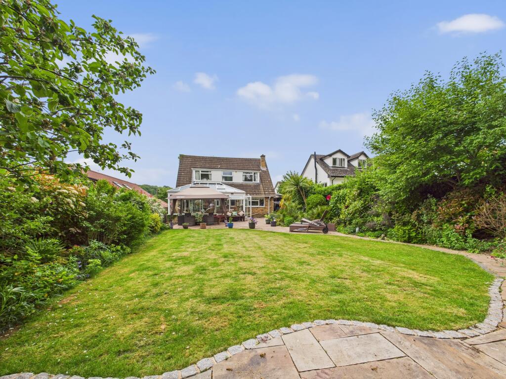 CAM01354G0-PR0500-STILL011