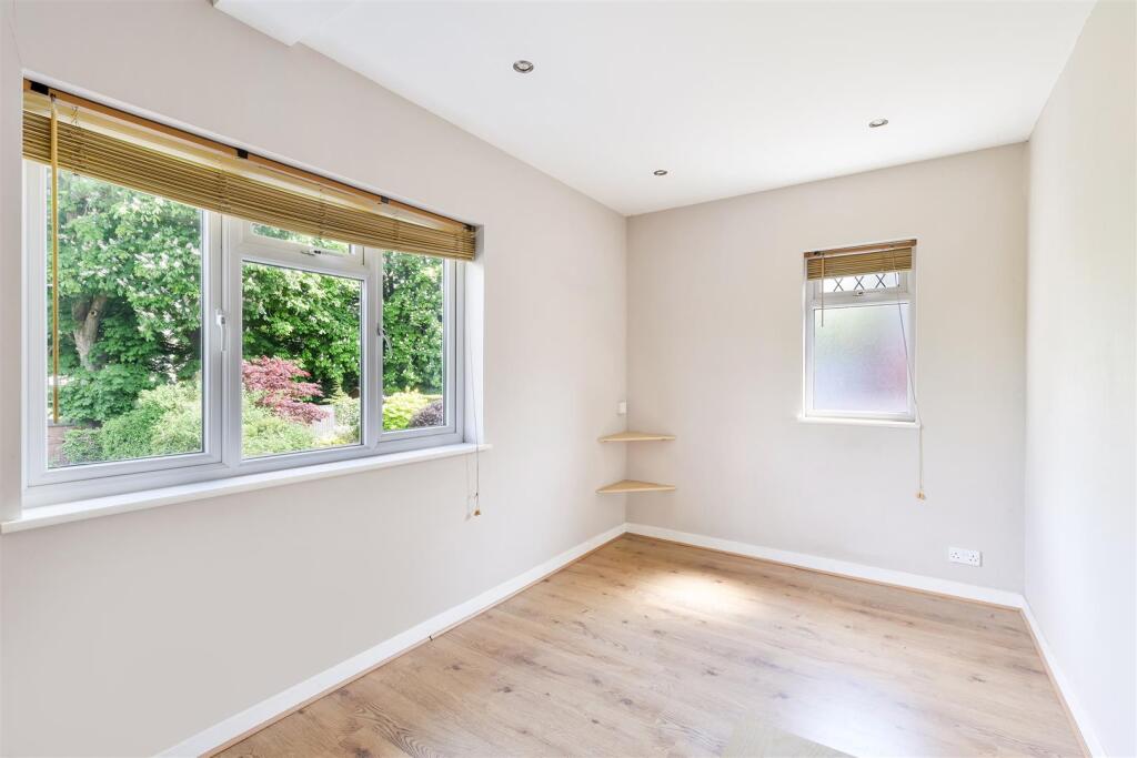 GREENHAYES AVENUE, 90 - 11.jpg