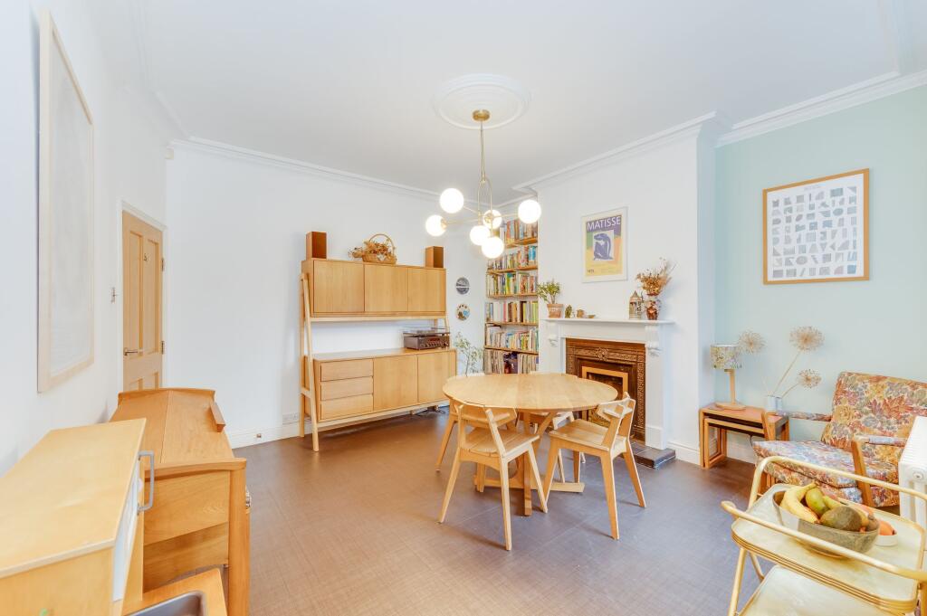 KITCHEN, DINER AND LIVING ROOM