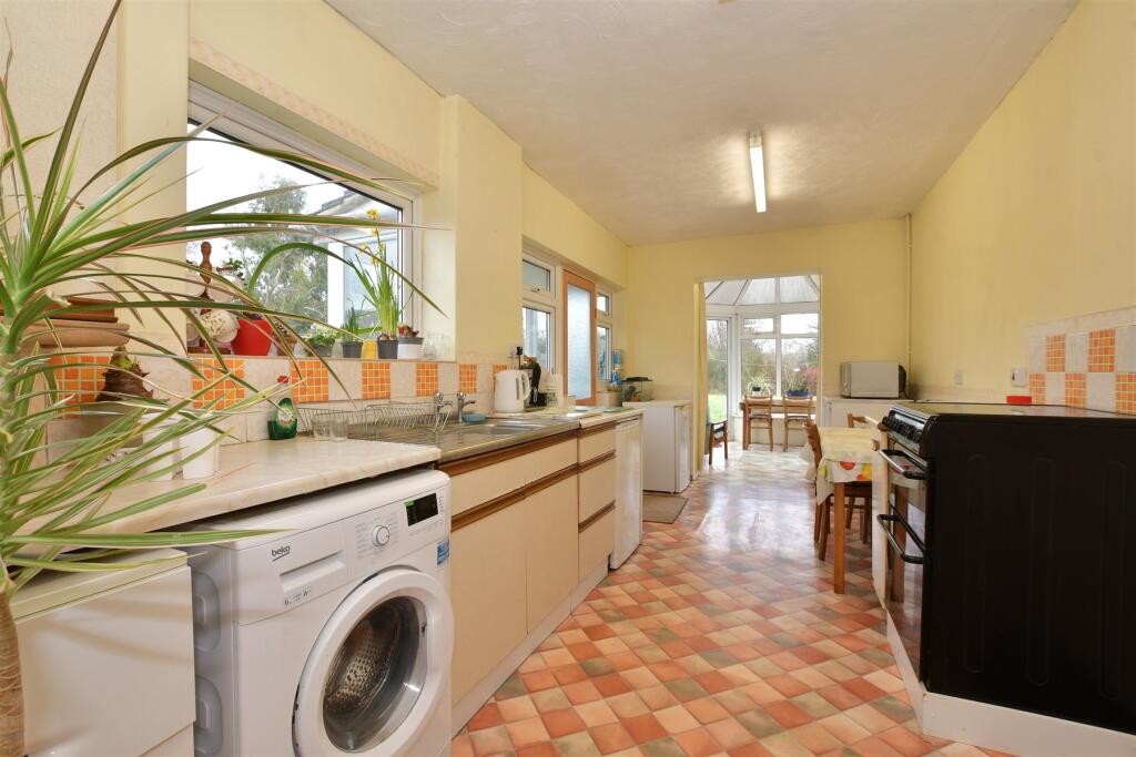 Kitchen/Dining Area