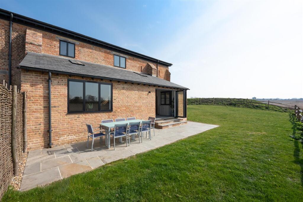 Lower Road, Teynham, Sittingbourne