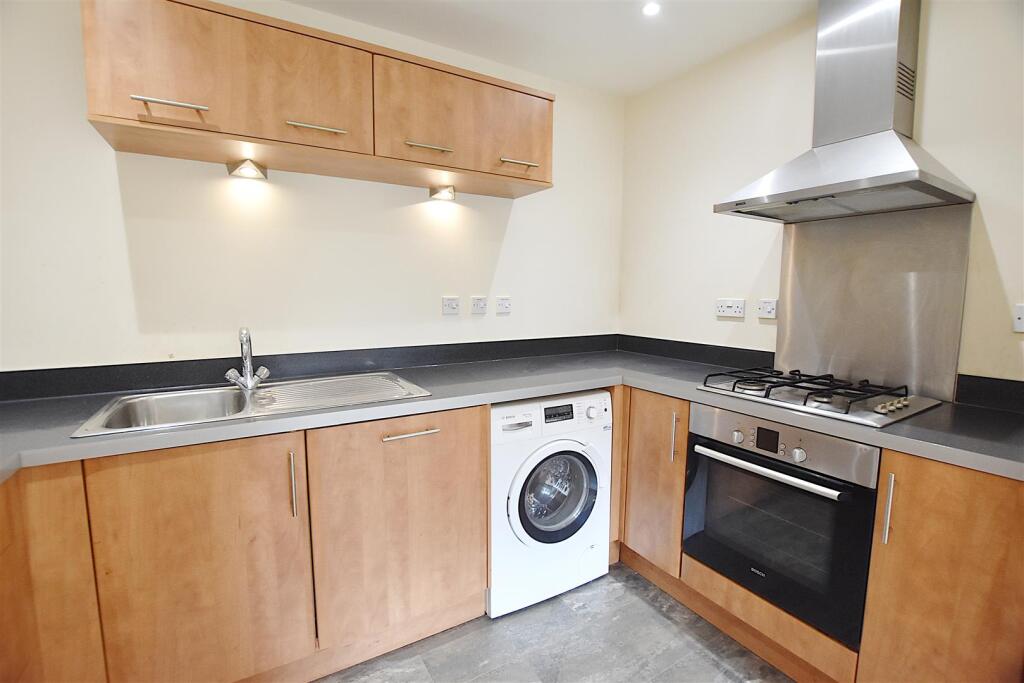 17 Medina House - Kitchen2 (brochure).JPG