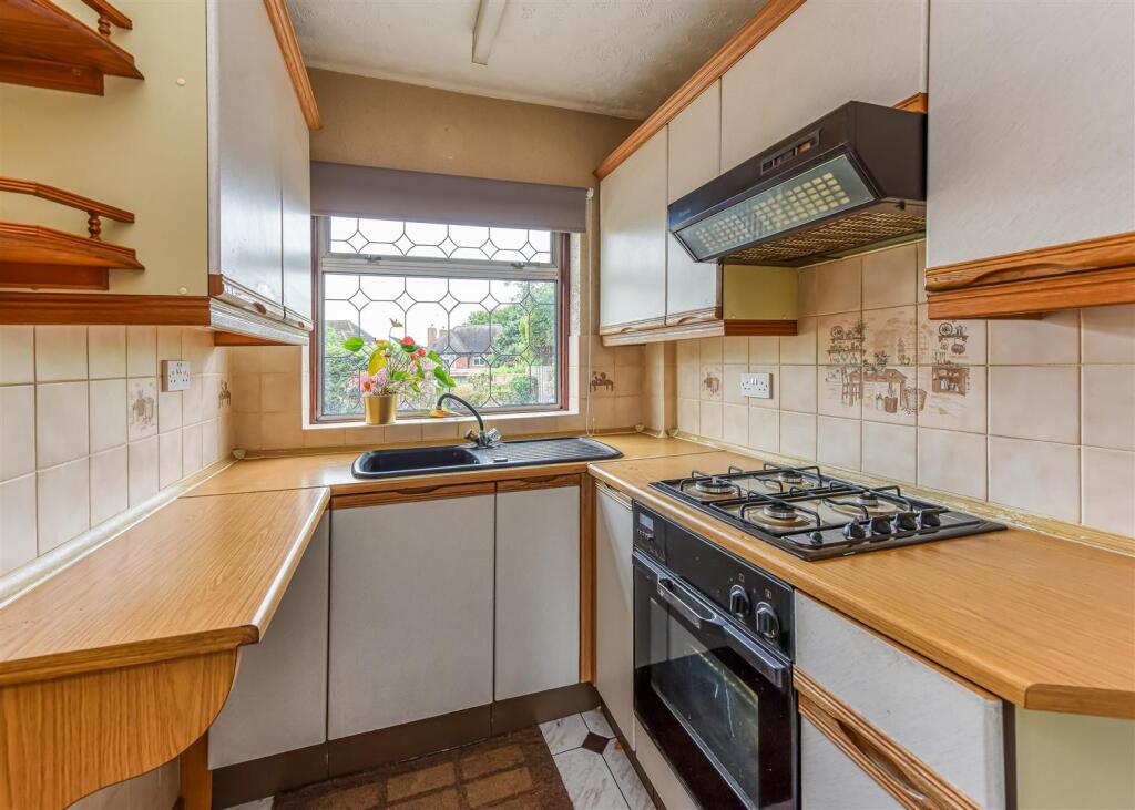 77 Wombourne Park-Kitchen.jpg