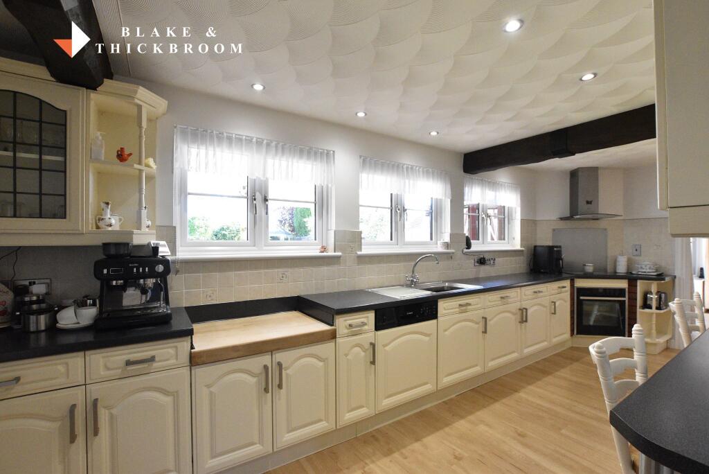 KITCHEN BREAKFAST ROOM