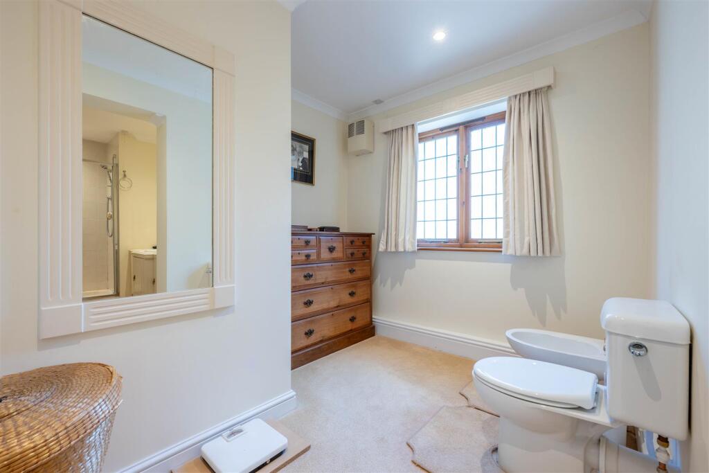 Principal Bedroom En-Suite 2