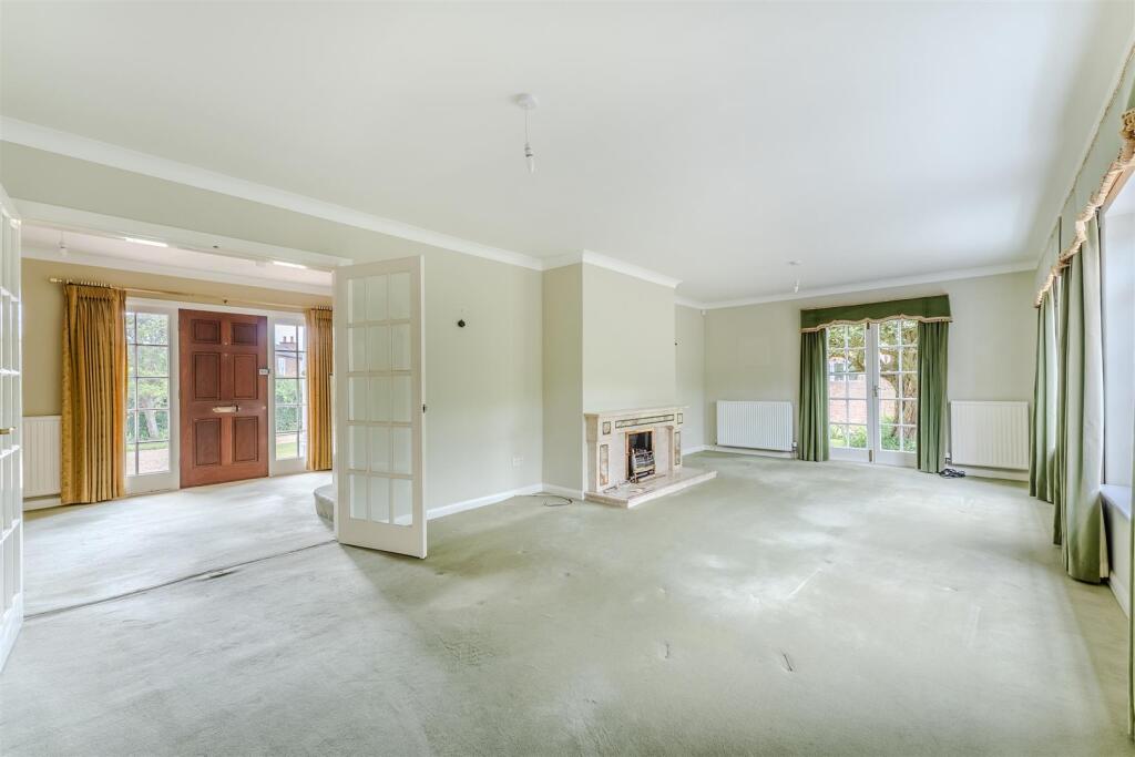 SITTING ROOM