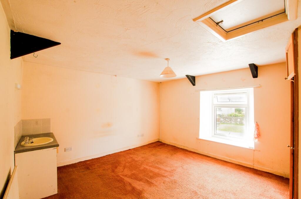 3 High Street TPS Bodmin - 01208 74182-9