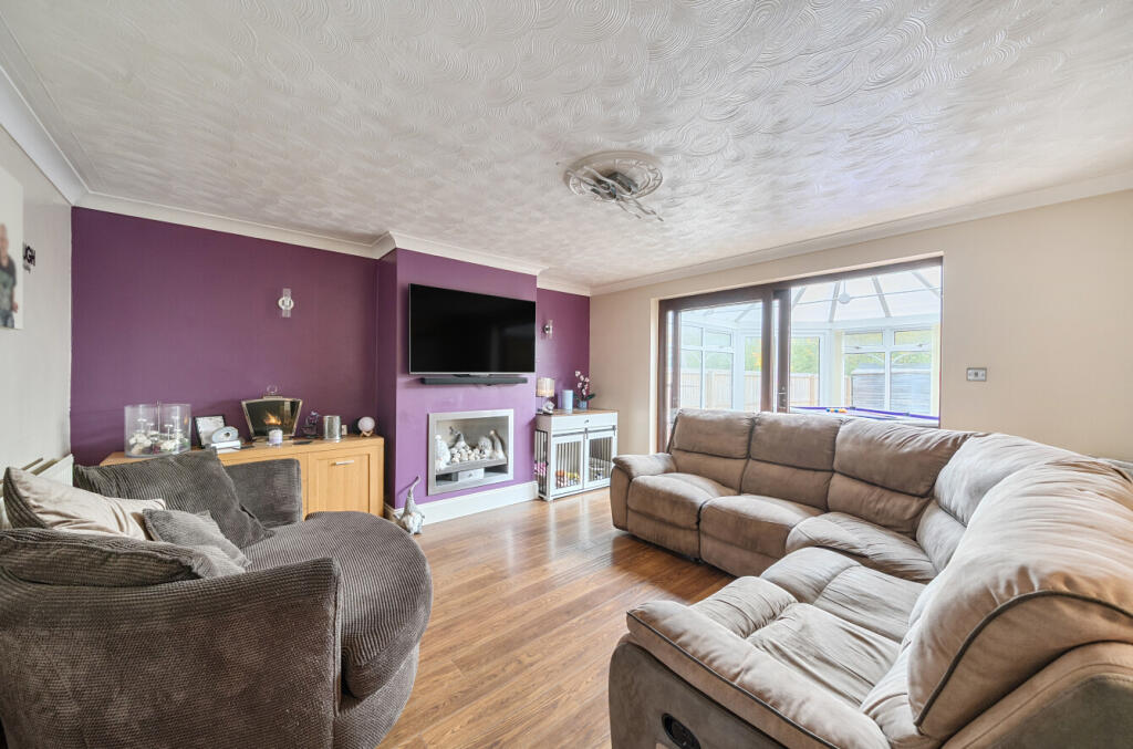 1373328-12-690896...