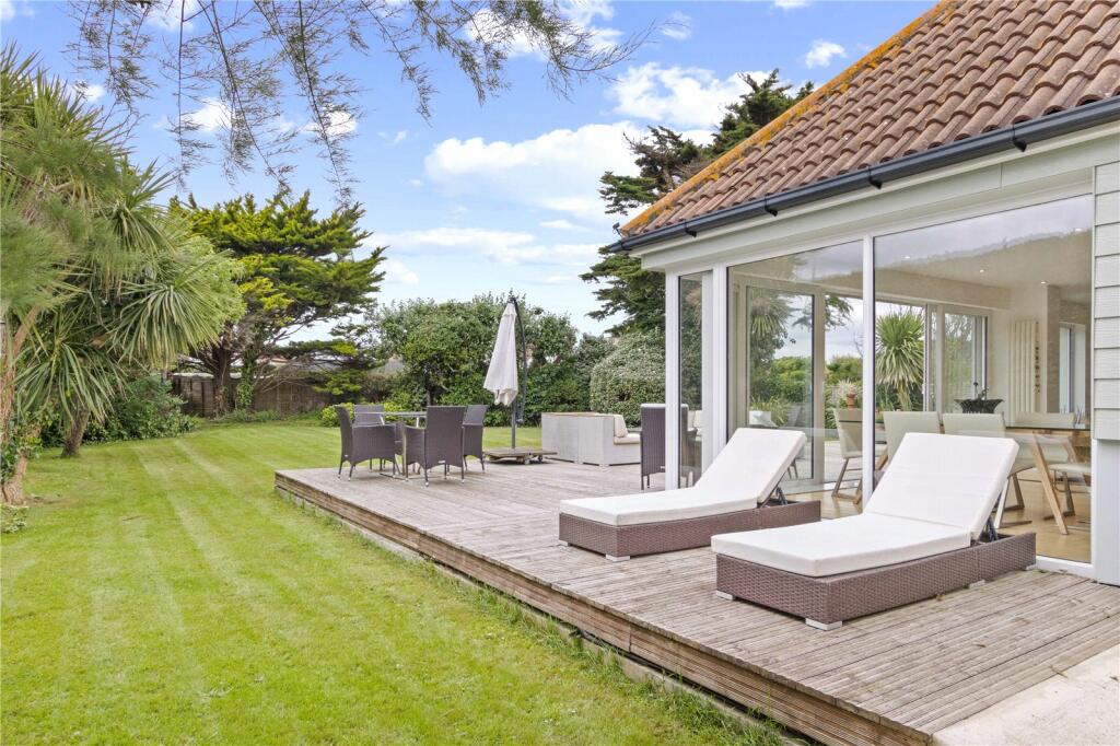 Decking/Garden