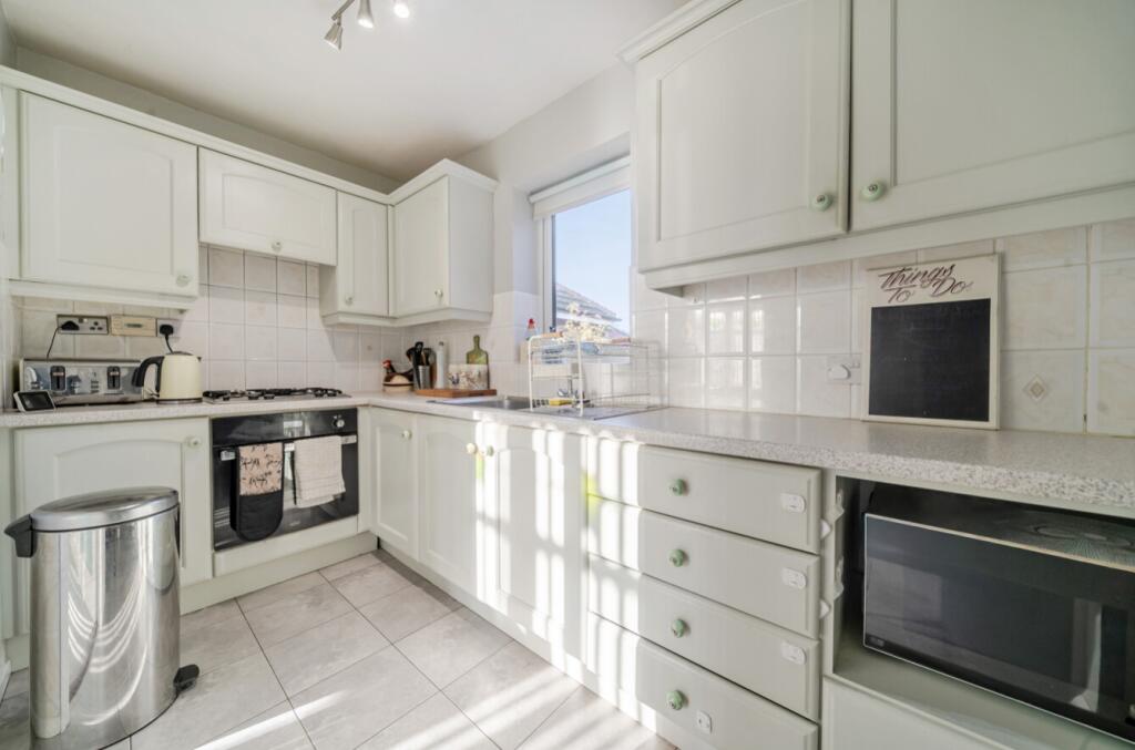 1385952-23-6932d109bbb81