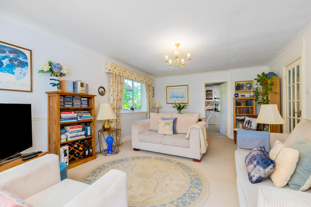Sitting/Dining Room