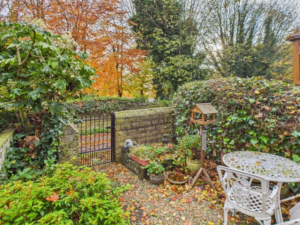 CAM04233G0-PR0042-STILL057