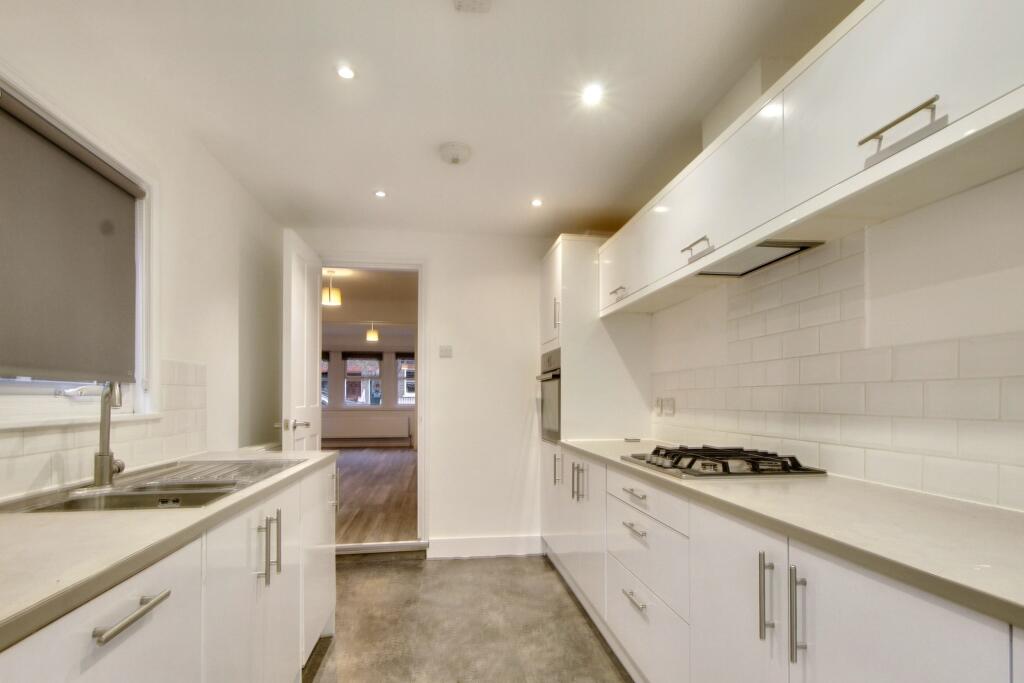 5.KITCHEN.jpg