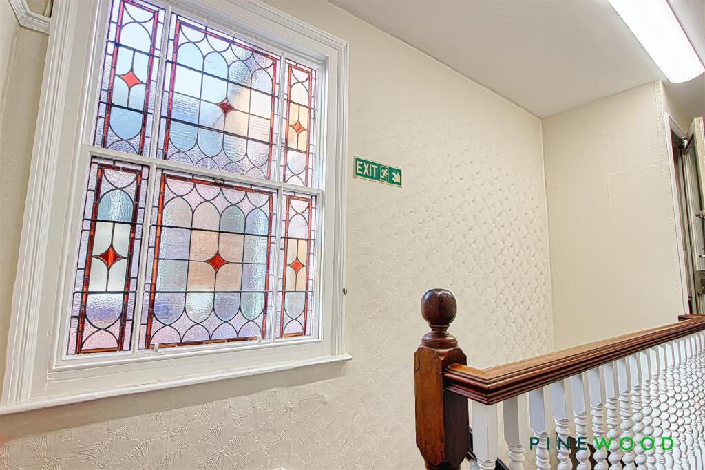 LANDING WINDOW