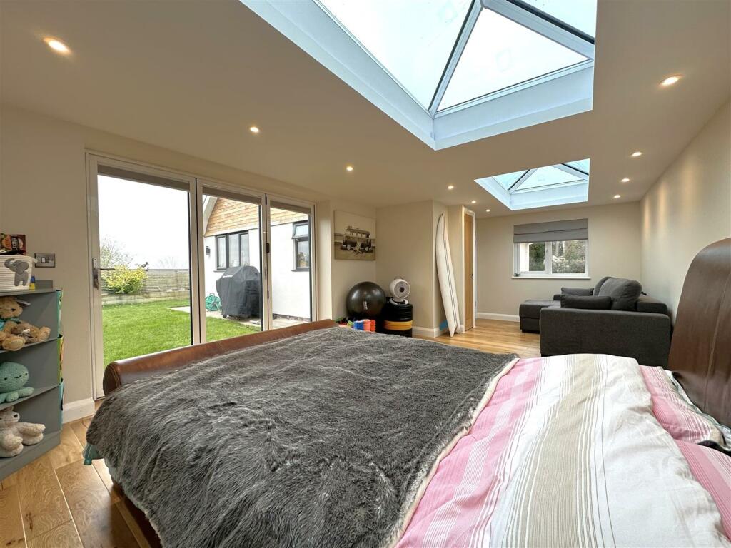 Ground Floor Bedroom With Roof Lanterns 401