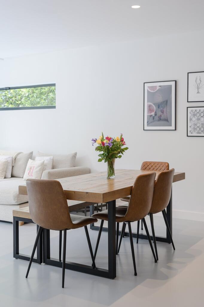 Breakfast Room