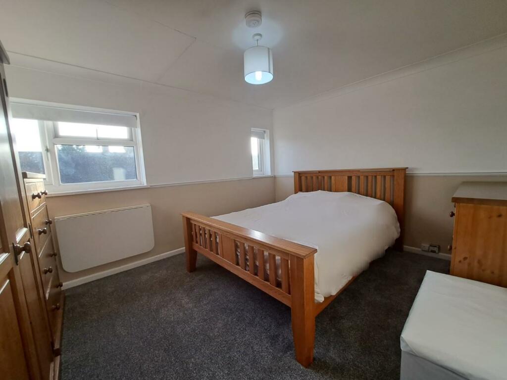 bed 1.jpg