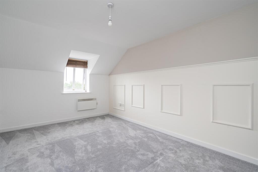 94 Main Street Dickens Heath B90 1UA_2.jpg