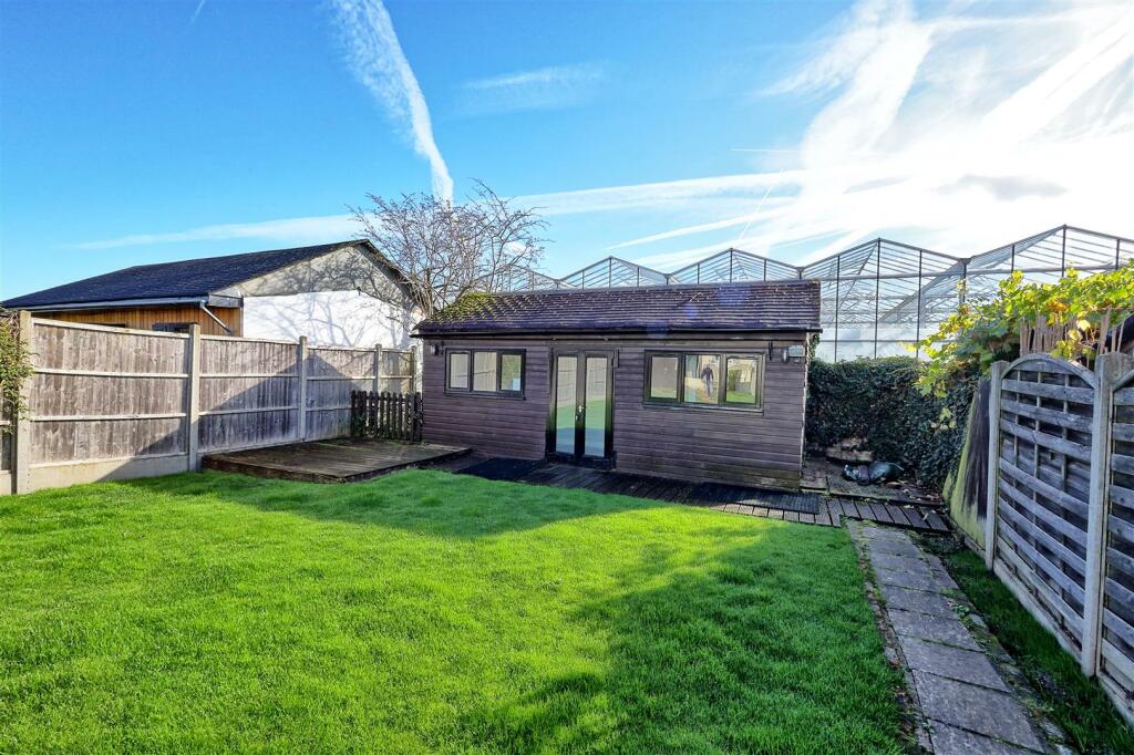 SUMMER HOUSE