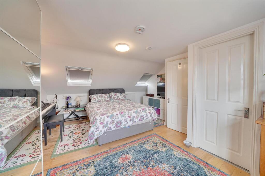 DSC04259-DSC04263_LAPTOP-4UHEM8PN_Aug-27-195949-20