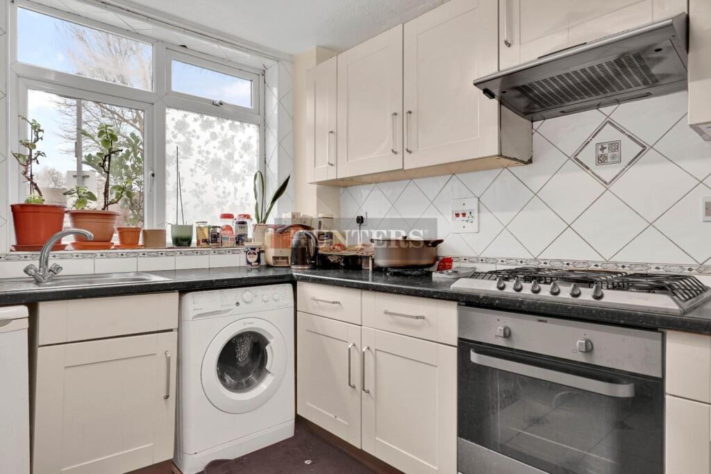 Kitchen        .jpg
