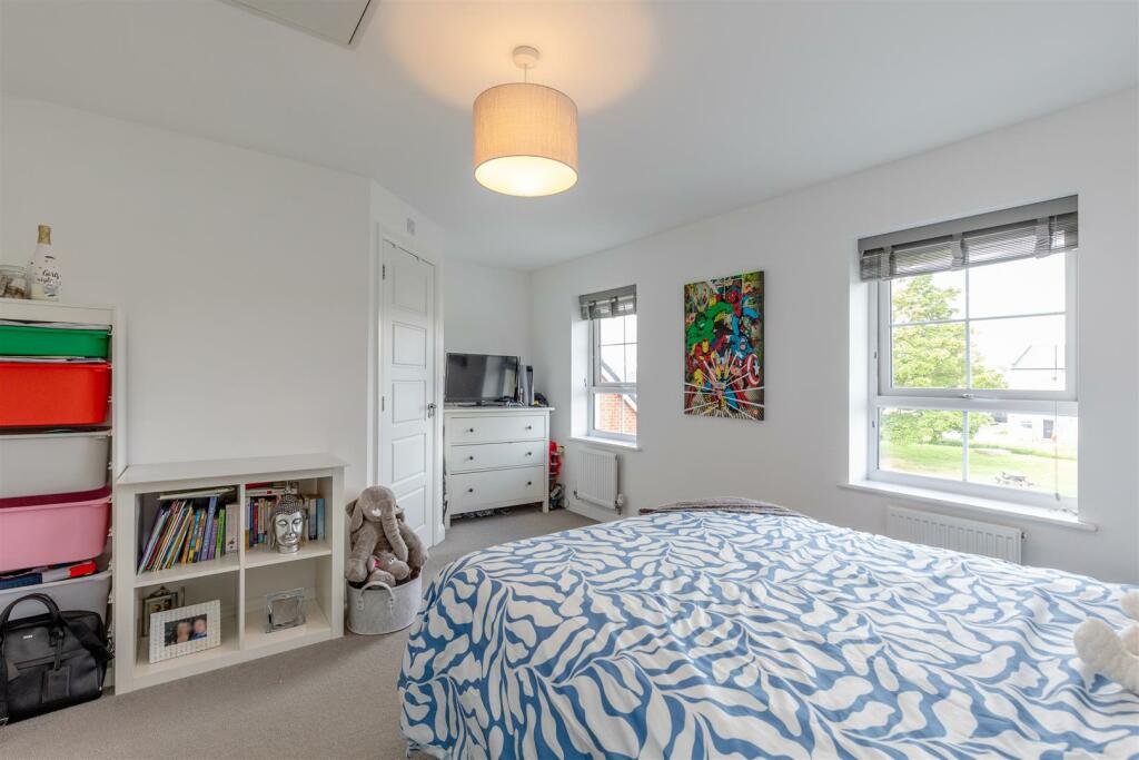 Long Leaze Road, Patchway Bed 1.jpg