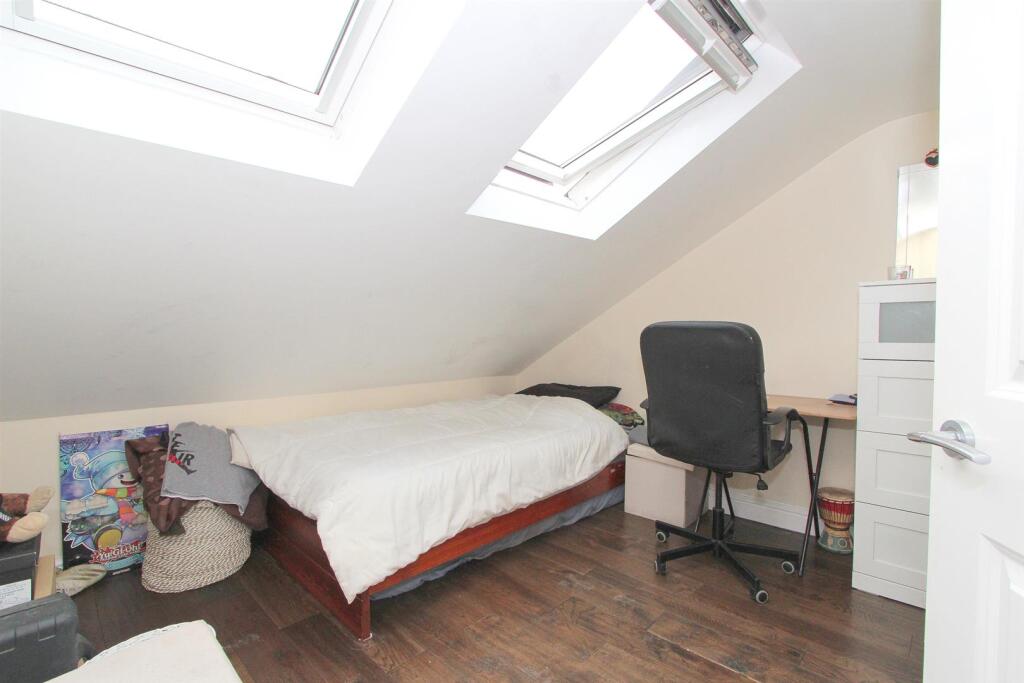 bed 5.jpg