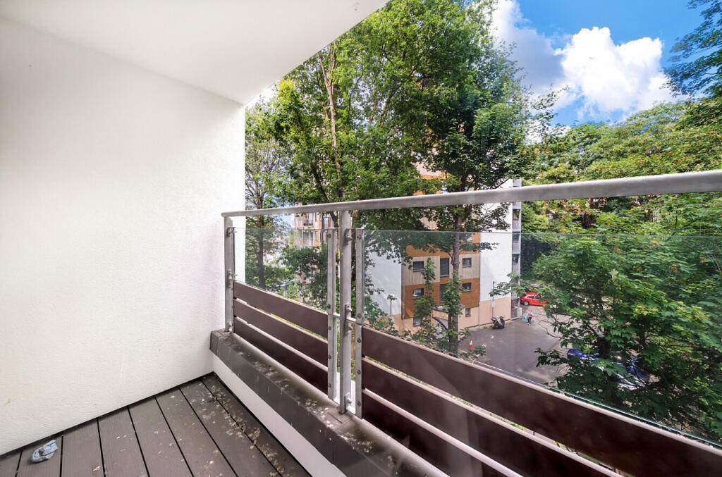 1307136-10-6846fa...