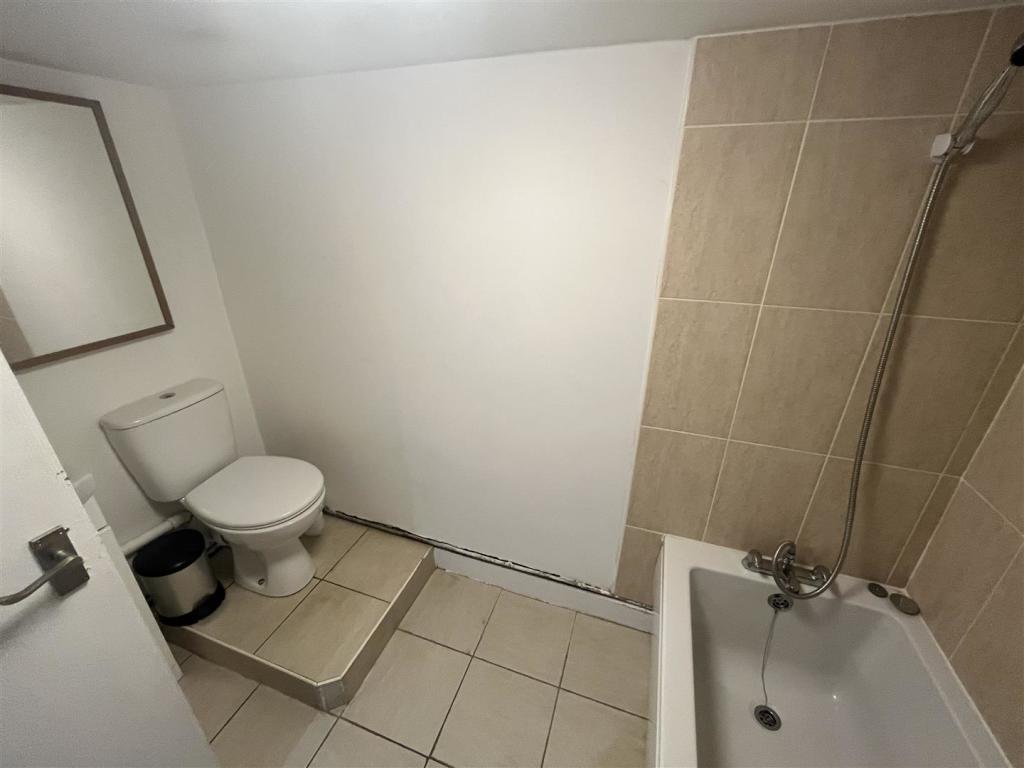 Lower Ground Floor Bathroom Aspect 2.jpg