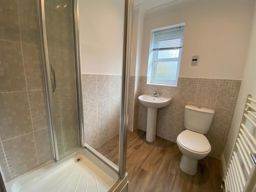 EN SUITE SHOWER ROOM.jpg
