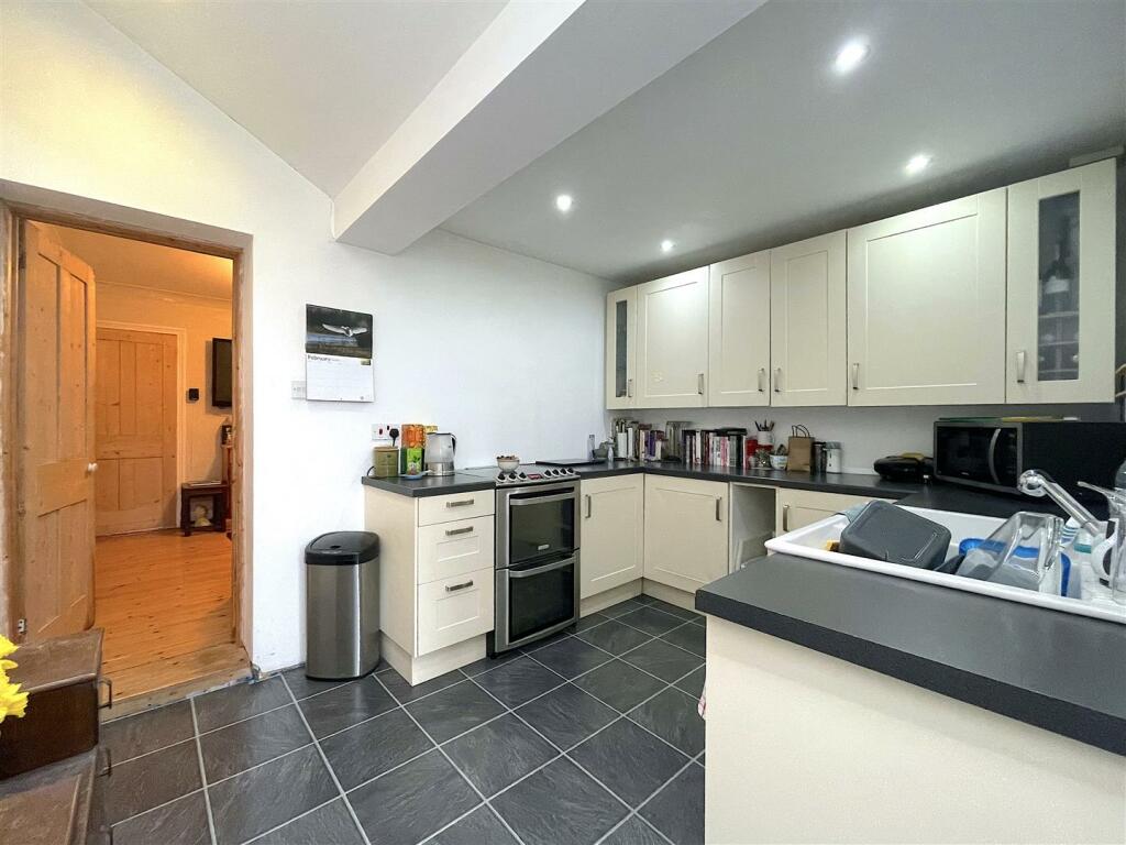 Kitchen (3).jpeg