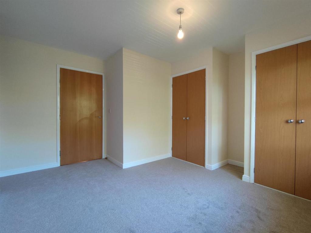Man Bedroom Aspect 2