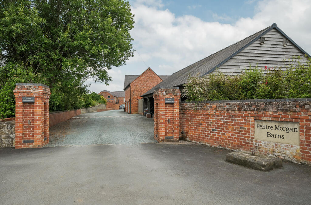 667d3ad30838e-l-1149342 (1)