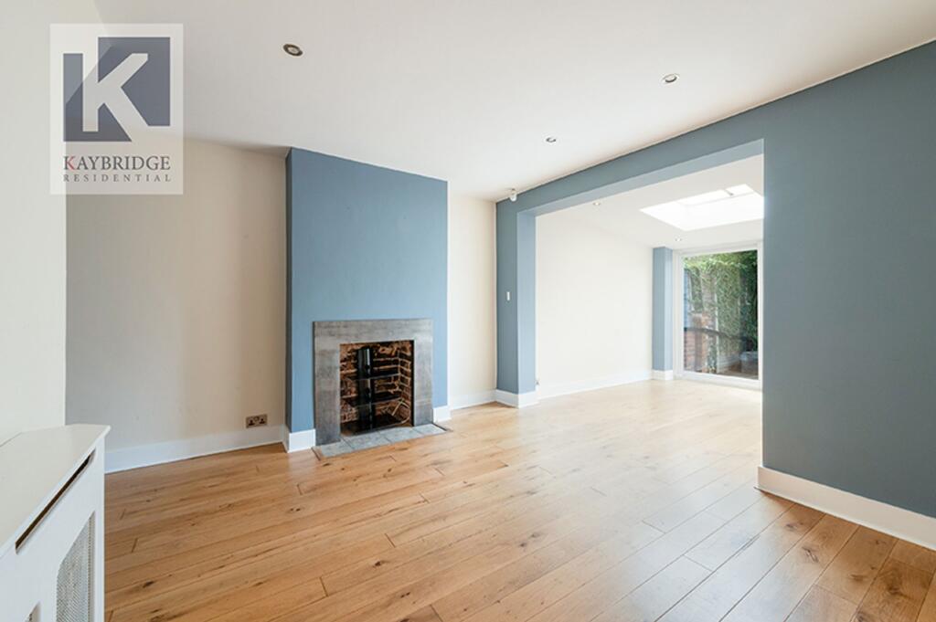 Oaks Avenue, Worcester Park - KT4 8XG