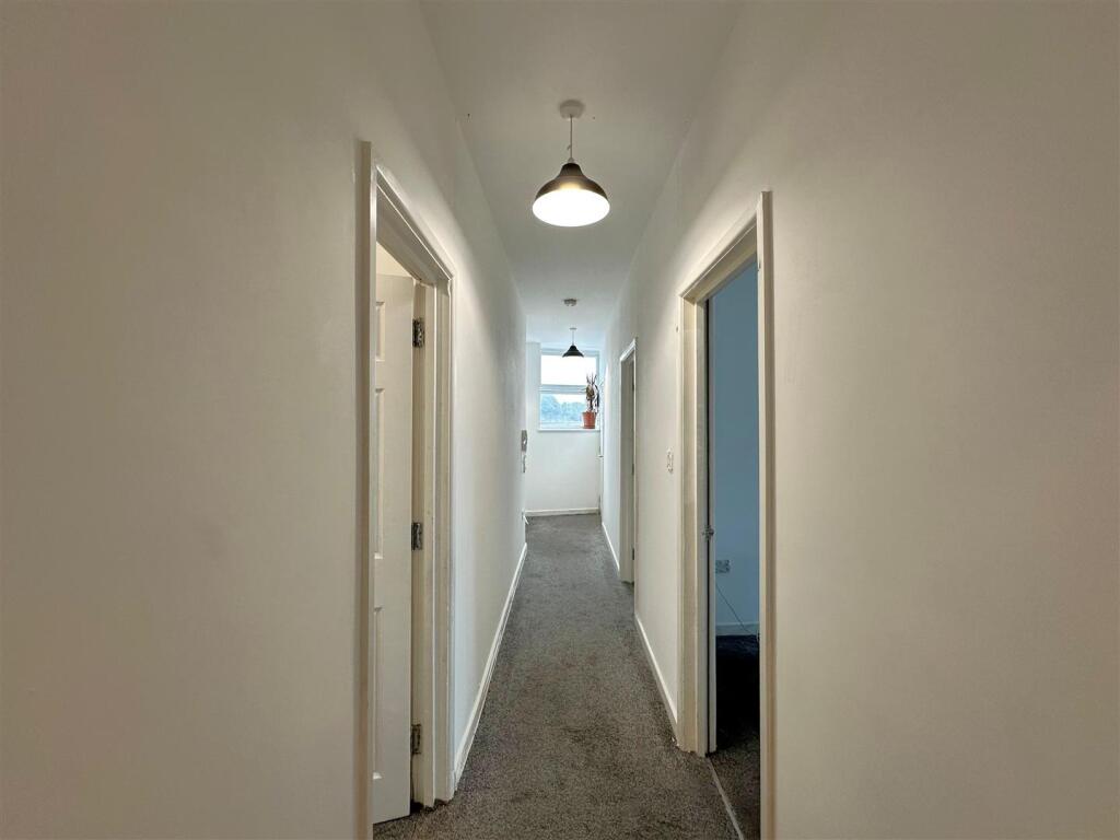 Hallway.jpg