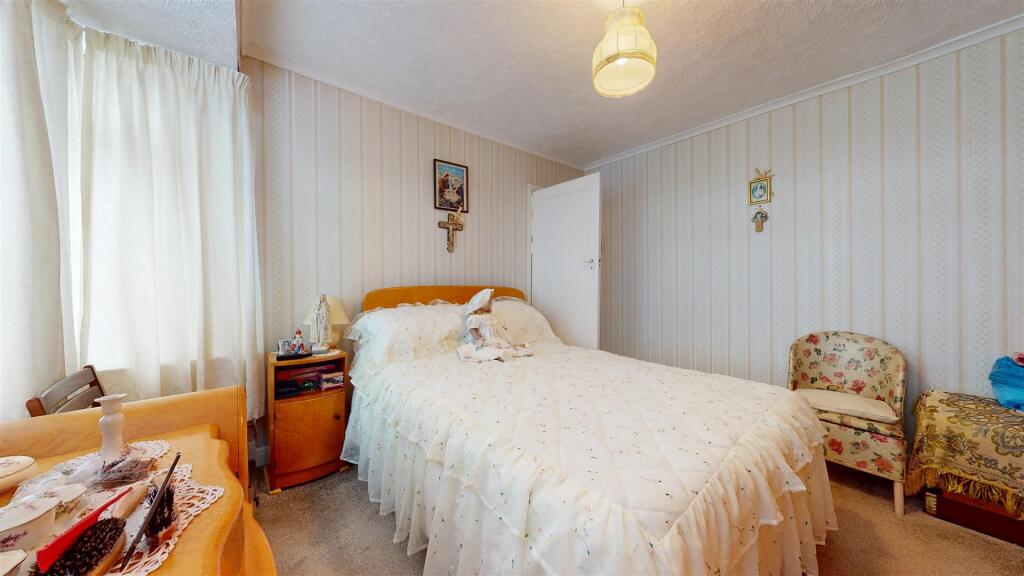 Queens Drive Bedroom