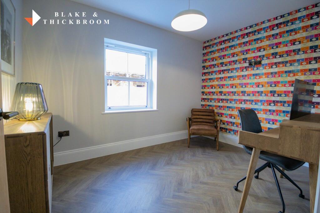 OFFICE/FAMILY ROOM