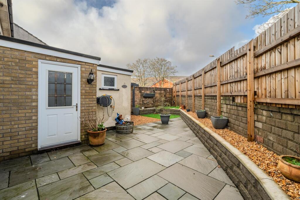 50 Salisbury Court-2.jpg