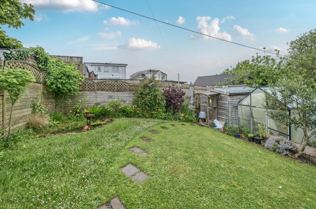 1295315-3-682dbbb...