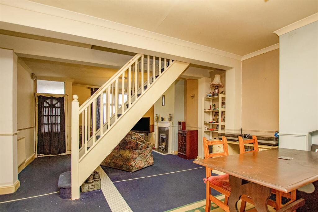 living room_3.jpg