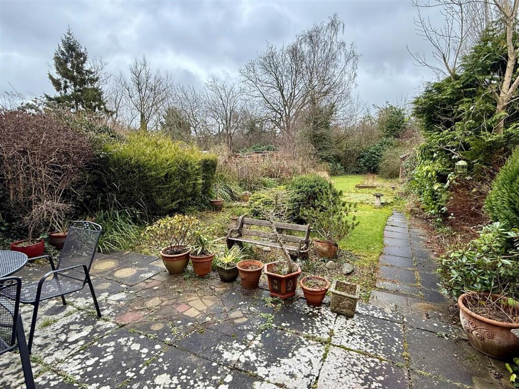 HR44 Garden.jpg